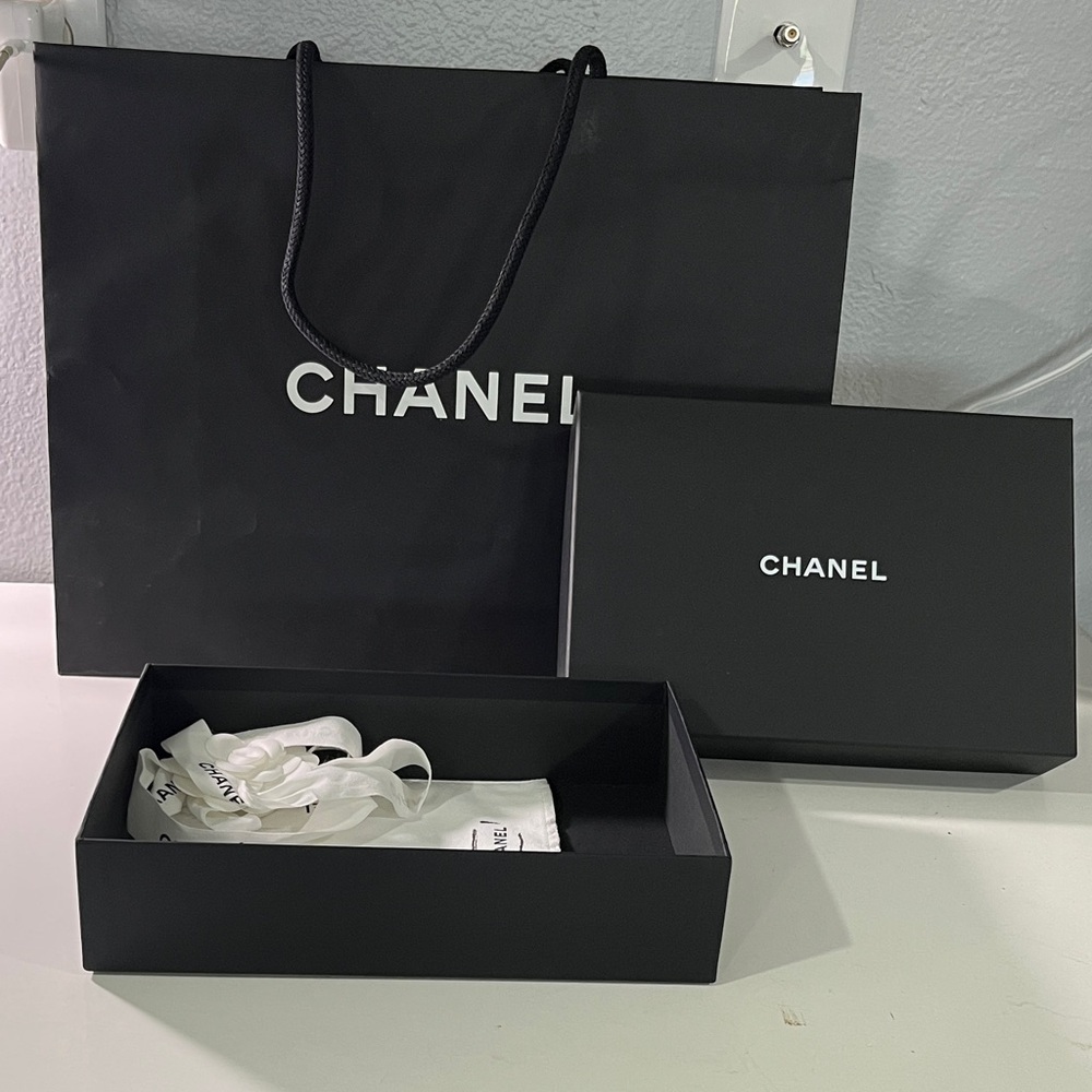 NEW Chanel Black Gift Box and Bag Set